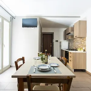 Apartament Meschita Little House